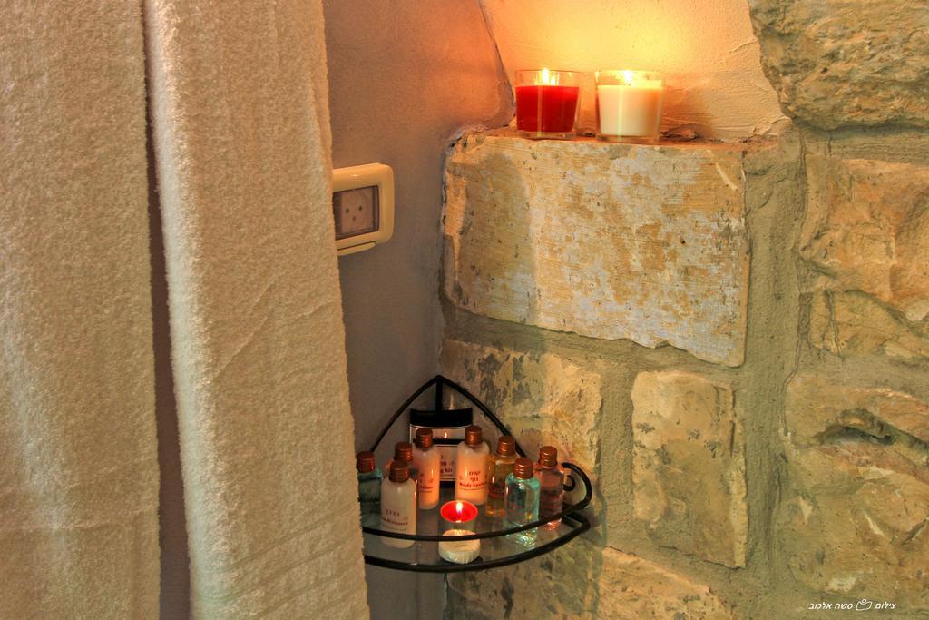 Beit Ha'Omanim Hotel Safed Quarto foto